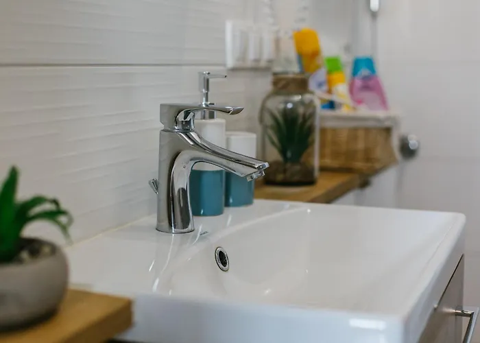 - W Centrum Z Parkingiem - Swietna Lokalizacja - *