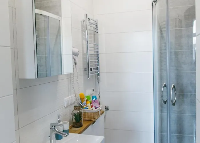 - W Centrum Z Parkingiem - Swietna Lokalizacja - * 쳉스토호바